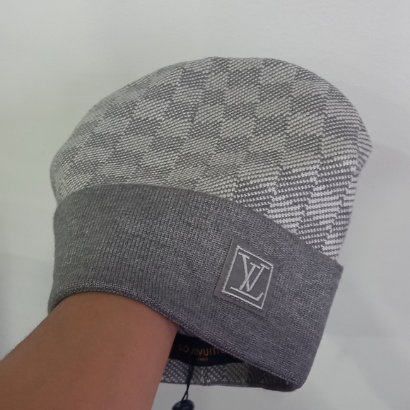 Louis Vuitton Beanie - Picture 9 of 10